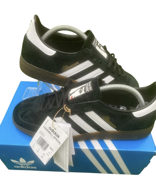 Courteeners Customs